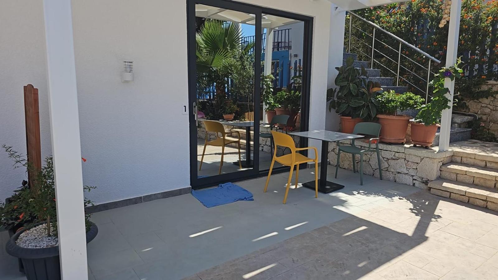 Ardit Seaside Apartment *