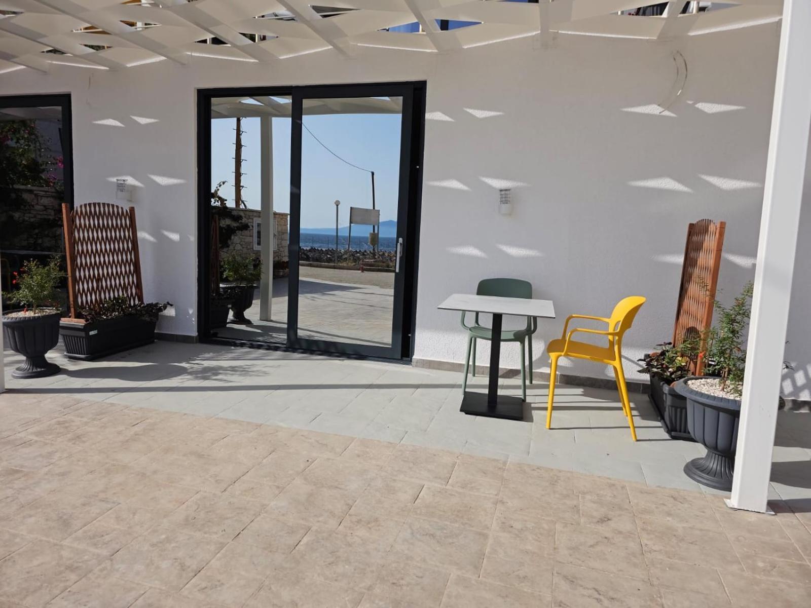 Ardit Seaside Sarandë