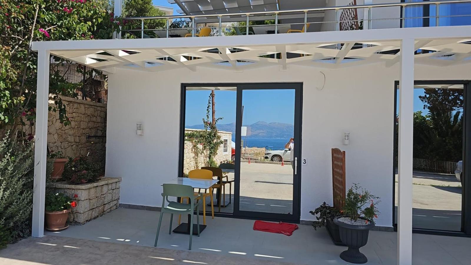 Apartment Ardit Seaside Sarandë