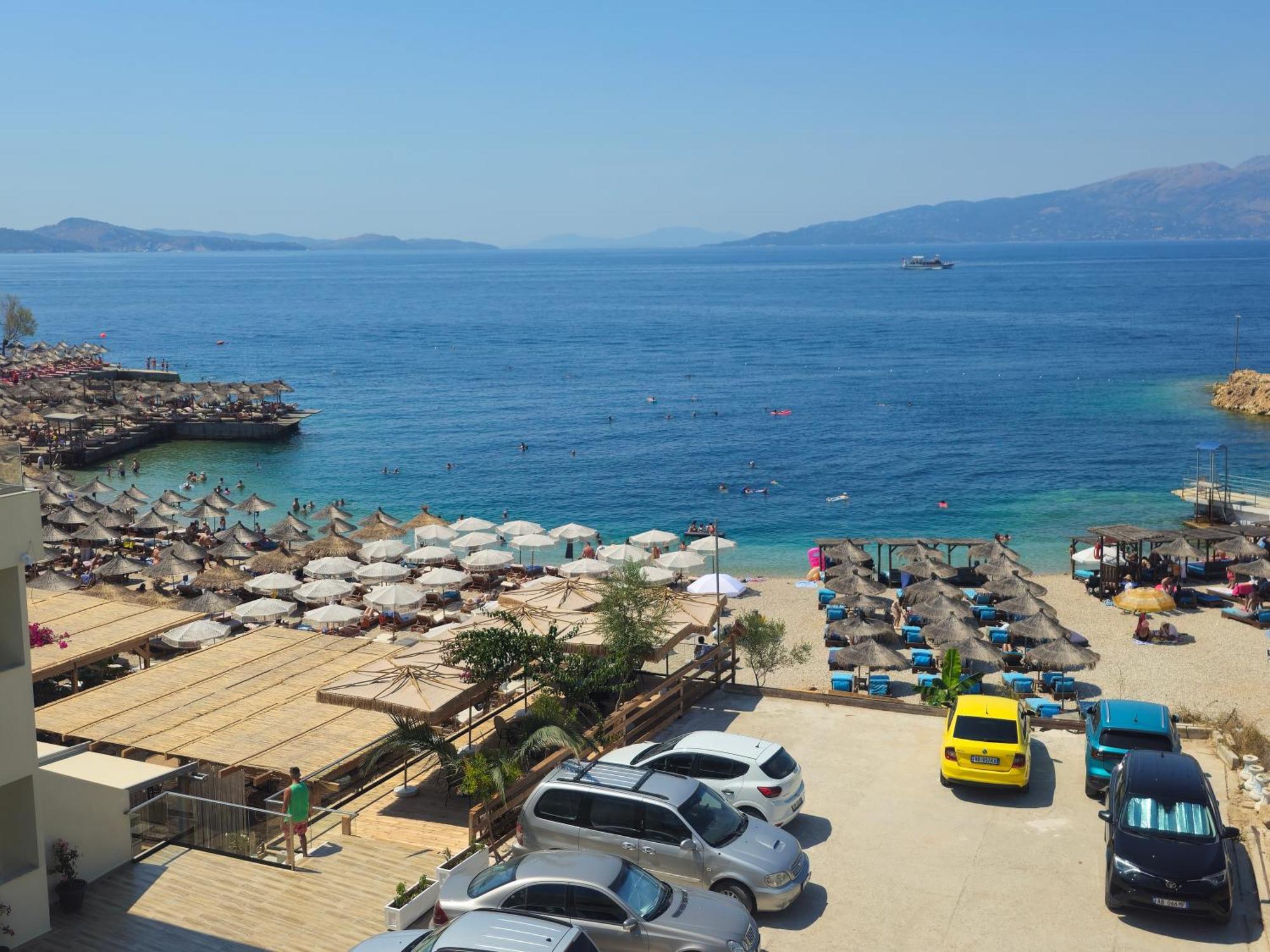 Ardit Seaside Apartment